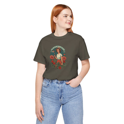 'I'll Be In My Happy Place' Dahlias Vintage Floral Retro Graphic Tee T-shirt